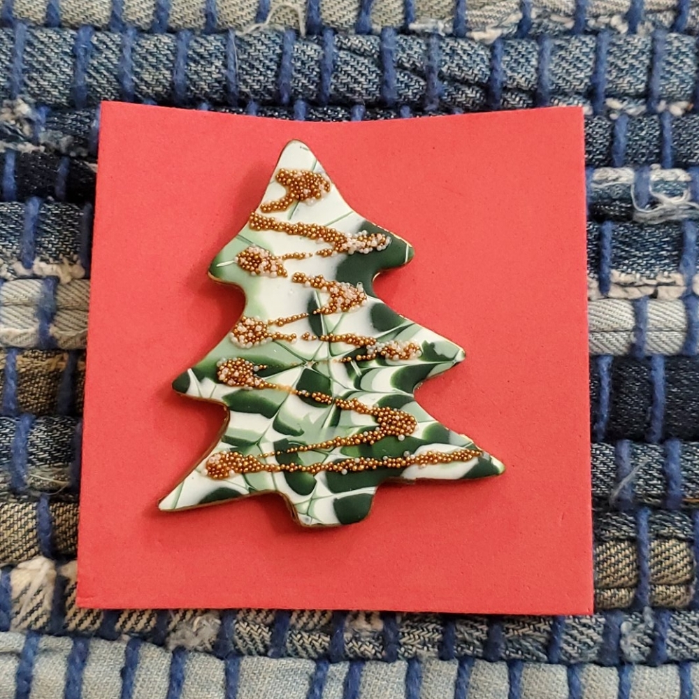 Christmas tree pin*